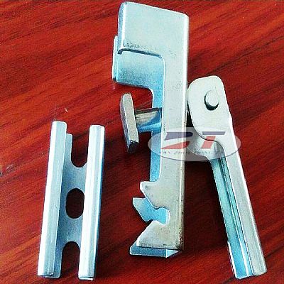 熱鍍鋅壓板手柄角鋁 導(dǎo)料槽兩側(cè)擋煤皮壓緊裝置