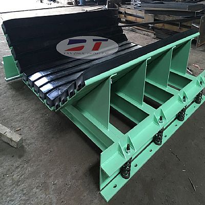 廠家批發(fā)礦用皮帶機緩沖床 耐磨減震阻燃緩沖床