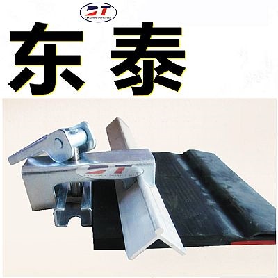 固定防溢裙板夾持器 鍍鋅夾持器 304不銹鋼夾持器 導(dǎo)料槽緊固件